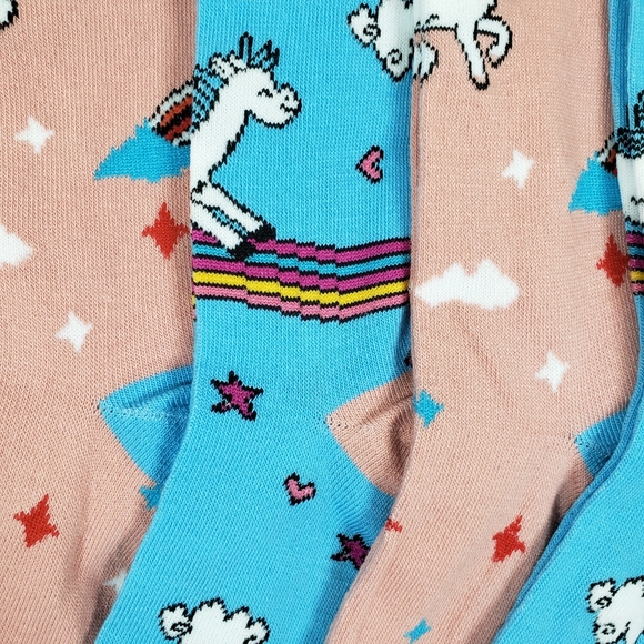 12 Pairs Women's Unicorn Crew Socks - Picture 3 of 3